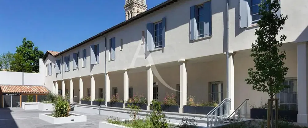 Küche; küchengeräte, holzboden, tageslicht, moderner stil, renoviert