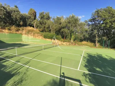 Cocina; electrodomésticos, suelo de madera, luz natural, estilo moderno, renovado