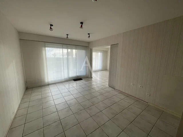 مطبخ; أجهزة المطبخ, أرضية خشبية, ضوء طبيعي, أسلوب عصري, مجدد