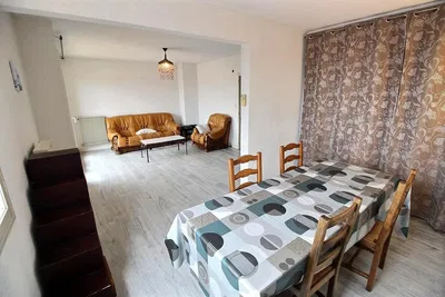 مطبخ; أجهزة المطبخ, أرضية خشبية, ضوء طبيعي, أسلوب عصري, مجدد