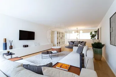 Dnevna soba; drveni pod, prirodno svjetlo, moderni stil, visoki plafoni