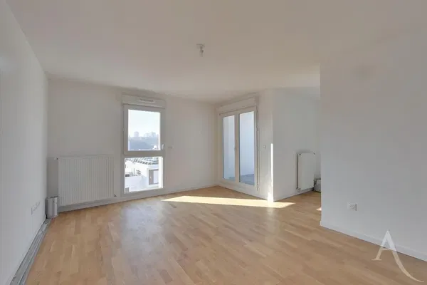 Küche; küchengeräte, holzboden, tageslicht, moderner stil, renoviert