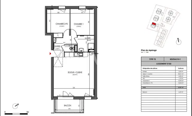 Obývačka; drevená podlaha, prirodzené svetlo, moderný štýl, vysoké stropy