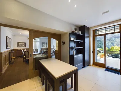 Küche; küchengeräte, holzboden, tageslicht, moderner stil, renoviert