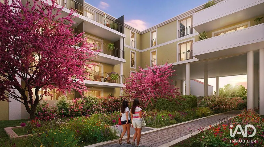 Living room; wood floor, natural light, modern style, high ceiling