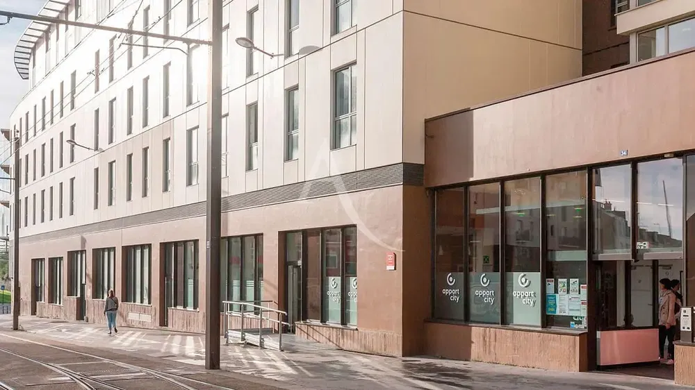 Küche; küchengeräte, holzboden, tageslicht, moderner stil, renoviert