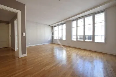 مطبخ; أجهزة المطبخ, أرضية خشبية, ضوء طبيعي, أسلوب عصري, مجدد