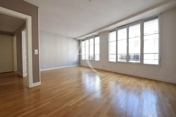 مطبخ; أجهزة المطبخ, أرضية خشبية, ضوء طبيعي, أسلوب عصري, مجدد