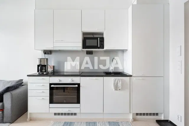 غرفة معيشة; أرضية خشبية, ضوء طبيعي, أسلوب عصري, أسقف عالية