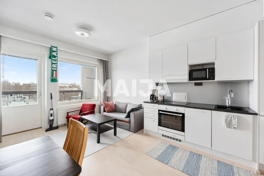 Dnevni boravak; drveni pod, prirodna svjetlost, moderan stil, visoki stropovi