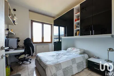 Cuisine; électroménager, parquet, lumière naturelle, style moderne, rénové