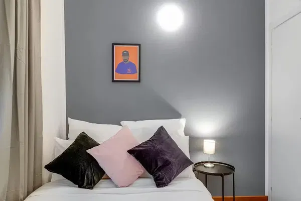 Küche; küchengeräte, holzboden, tageslicht, moderner stil, renoviert