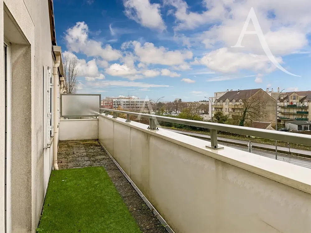 Küche; küchengeräte, holzboden, tageslicht, moderner stil, renoviert