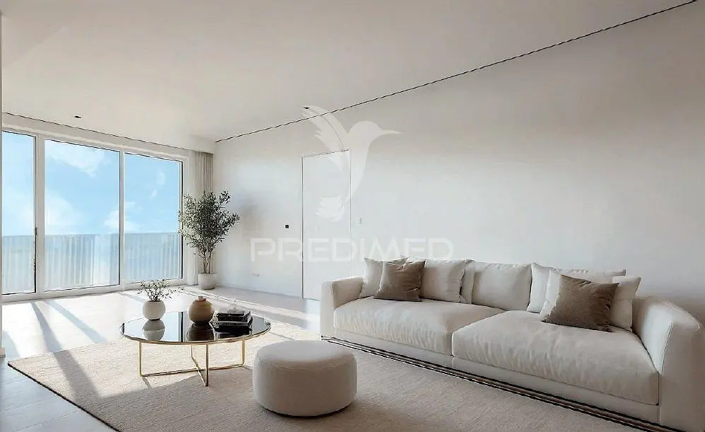 Living room; wood floor, natural light, modern style, high ceiling