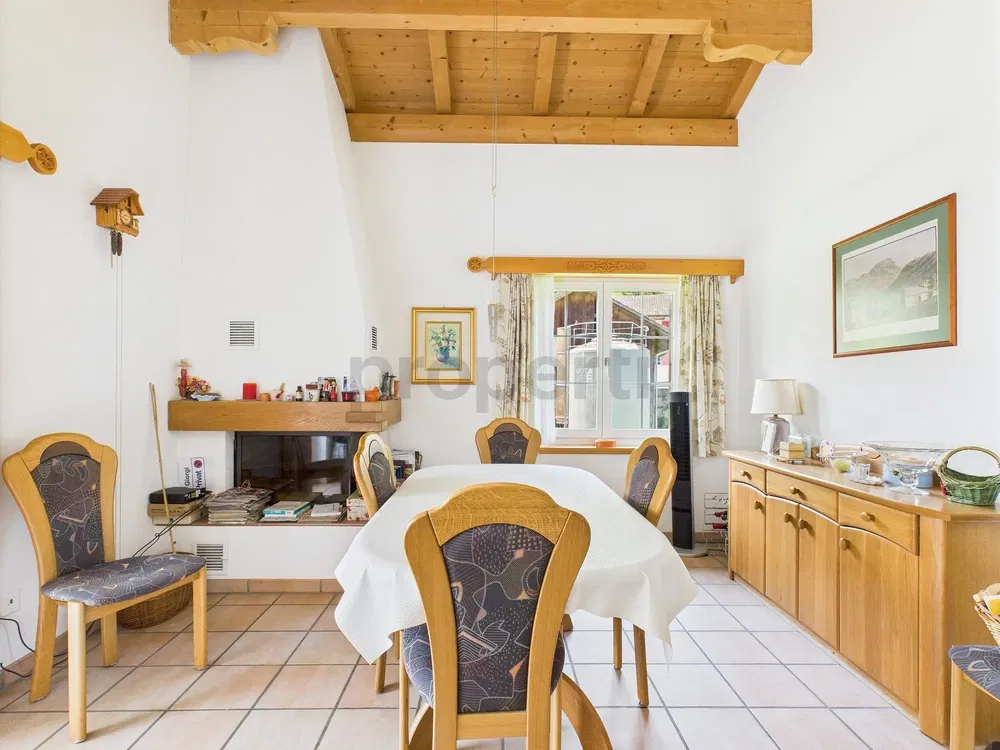 Cuisine; électroménager, parquet, lumière naturelle, style moderne, rénové