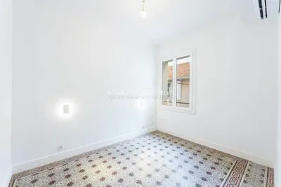 Cucina; elettrodomestici, pavimento in legno, luce naturale, stile moderno, ristrutturato