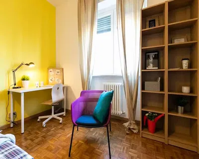 Дневна соба; дрвени под, природно светло, модерни стил, високи плафони