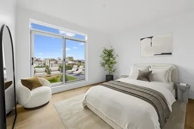 Cuisine; électroménager, parquet, lumière naturelle, style moderne, rénové