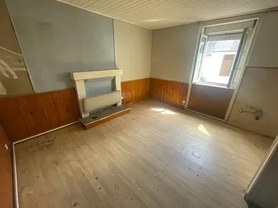 Cozinha; eletrodomésticos, chão de madeira, luz natural, estilo moderno, renovado