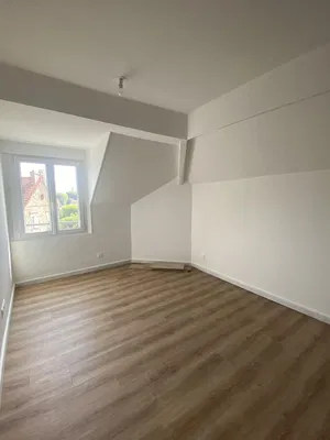 Küche; küchengeräte, holzboden, tageslicht, moderner stil, renoviert