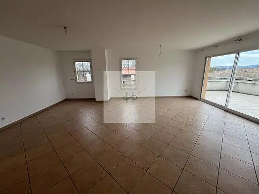 Кухня; кухненски уреди, дървен под, естествена светлина, модерен стил, ремонтиран