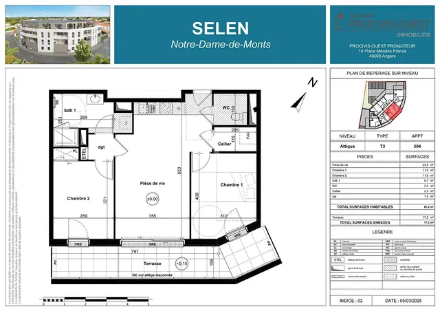 Woonkamer; houten vloer, natuurlijk licht, moderne stijl, hoge plafonds