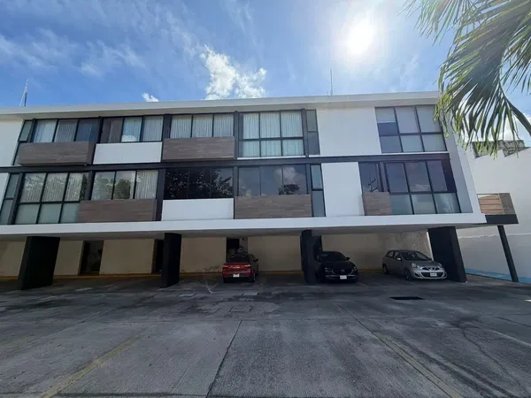 Living room; wood floor, natural light, modern style, high ceiling