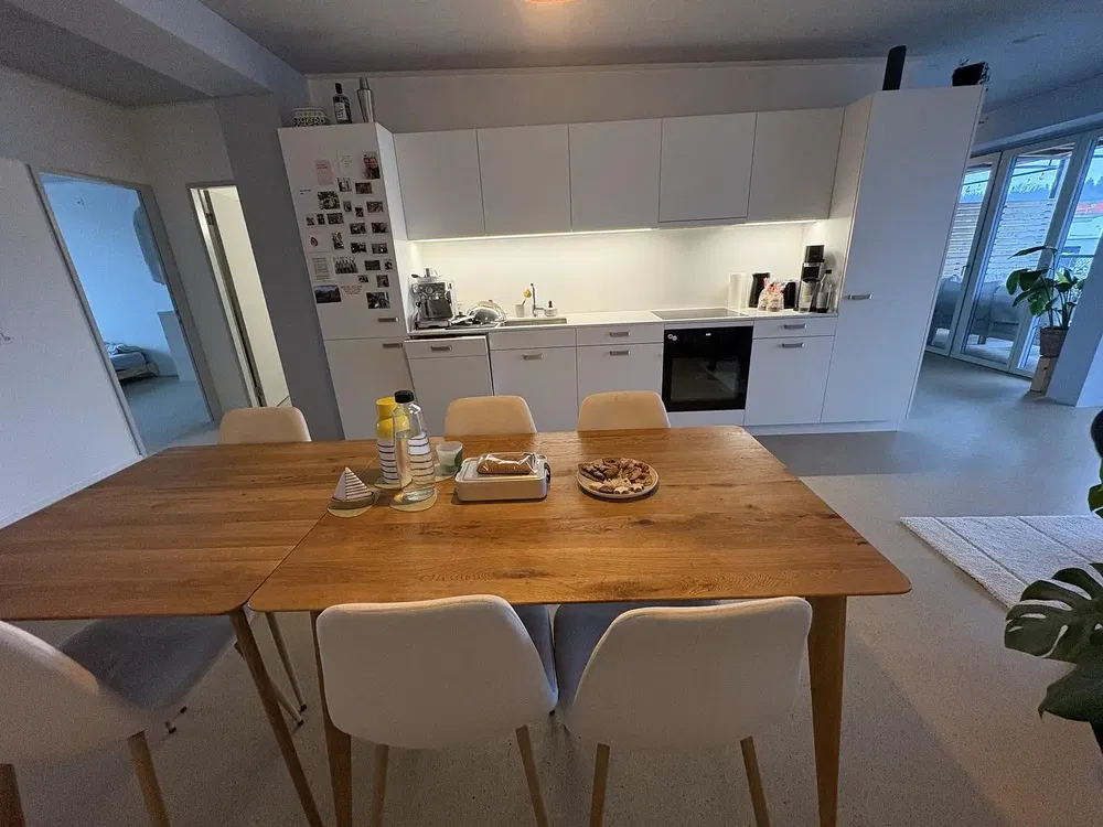 Küche; küchengeräte, fliesenboden, tageslicht, moderner stil, renoviert