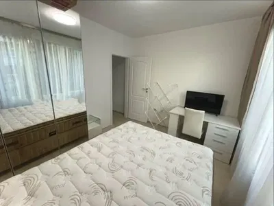 Küche; küchengeräte, holzboden, tageslicht, moderner stil, renoviert