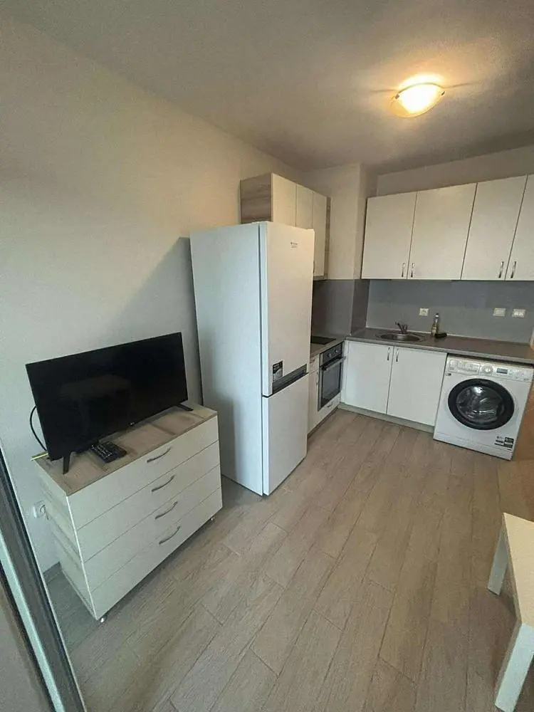 Küche; küchengeräte, holzboden, tageslicht, moderner stil, renoviert