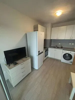 Küche; küchengeräte, holzboden, tageslicht, moderner stil, renoviert