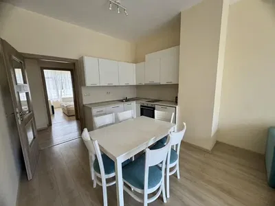 Living room; wood floor, natural light, modern style, high ceiling