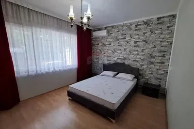 Küche; küchengeräte, holzboden, tageslicht, moderner stil, renoviert