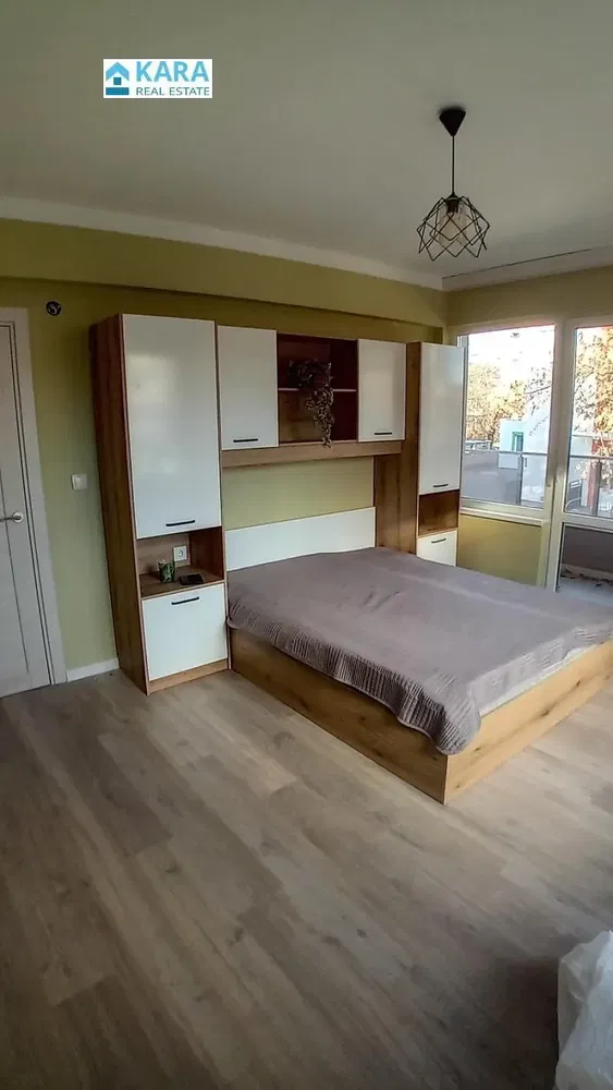 Küche; küchengeräte, holzboden, tageslicht, moderner stil, renoviert