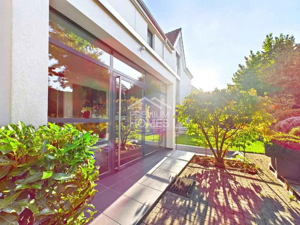 Küche; küchengeräte, holzboden, tageslicht, moderner stil, renoviert