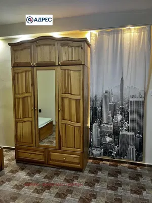 Wohnzimmer; holzboden, tageslicht, moderner stil, hohe decken