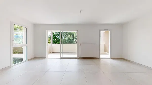 Mutfak; mutfak aletleri, ahşap zemin, doğal ışık, modern stil, tadilatlı