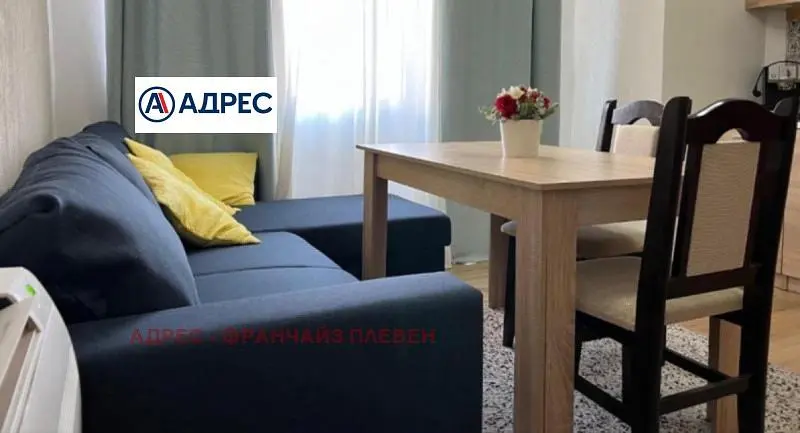 Wohnzimmer; holzboden, tageslicht, moderner stil, hohe decken