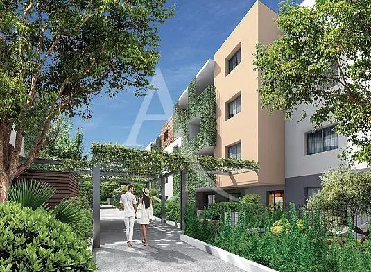 Oturma odası; ahşap zemin, doğal ışık, modern stil, yüksek tavan