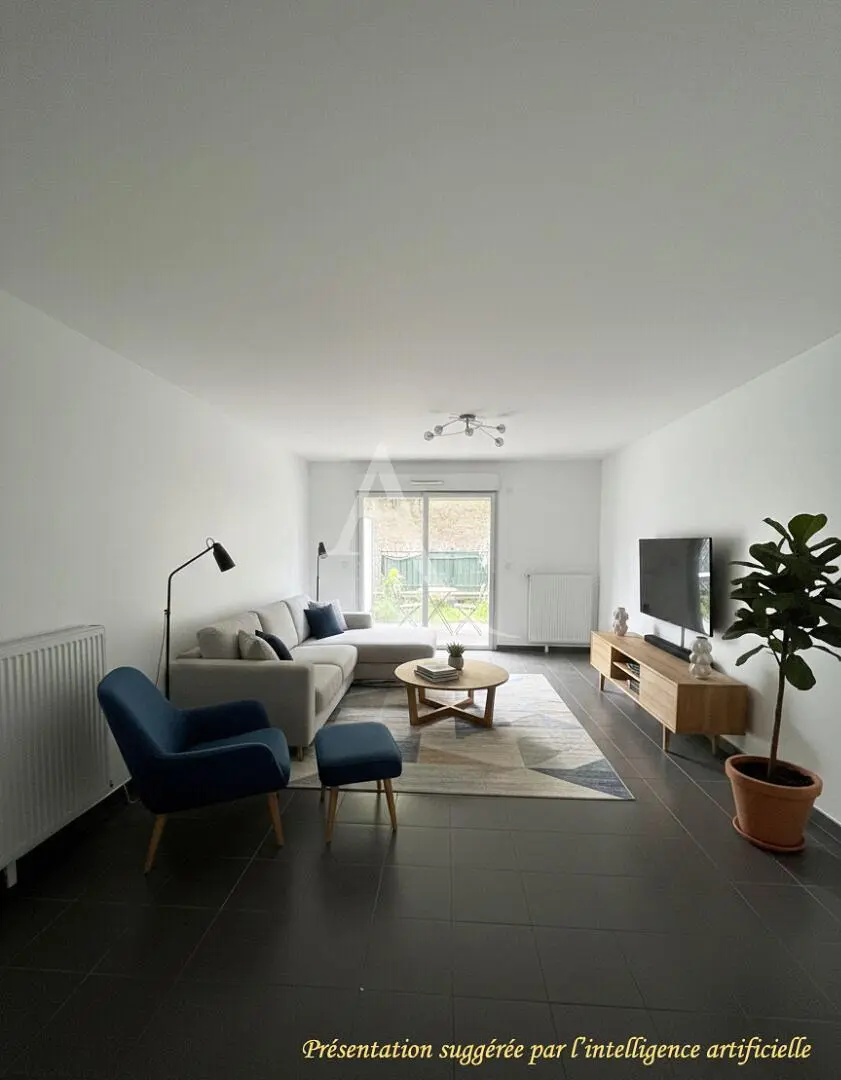 Obývací pokoj; dřevěná podlaha, přirozené světlo, moderní styl, vysoké stropy