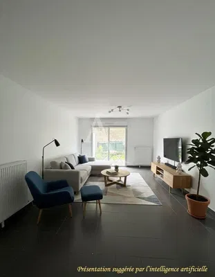 Obývací pokoj; dřevěná podlaha, přirozené světlo, moderní styl, vysoké stropy