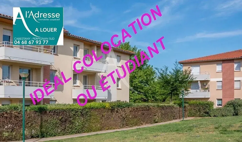 Salon; parquet, lumière naturelle, style moderne, hauteur sous plafond