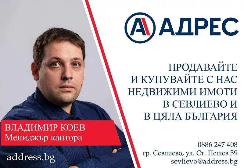 Wohnzimmer; holzboden, tageslicht, moderner stil, hohe decken