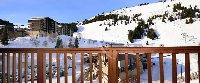 Küche; küchengeräte, holzboden, tageslicht, moderner stil, renoviert