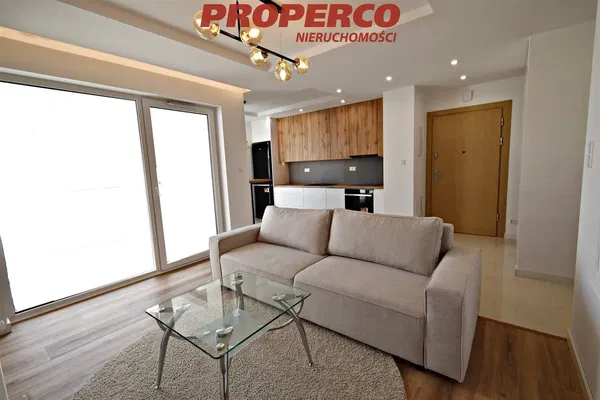 Wohnzimmer; holzboden, tageslicht, moderner stil, hohe decken