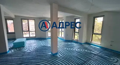 Wohnzimmer; holzboden, tageslicht, moderner stil, hohe decken