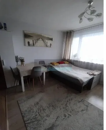 Küche; küchengeräte, fliesenboden, tageslicht, moderner stil, renoviert