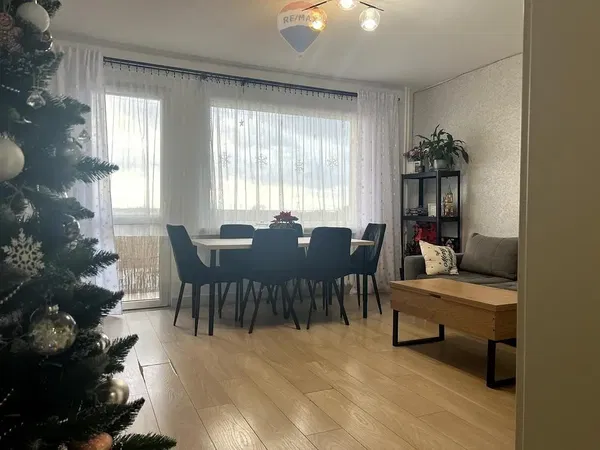 Küche; küchengeräte, holzboden, tageslicht, moderner stil, renoviert