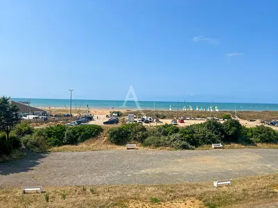 Küche; küchengeräte, holzboden, tageslicht, moderner stil, renoviert