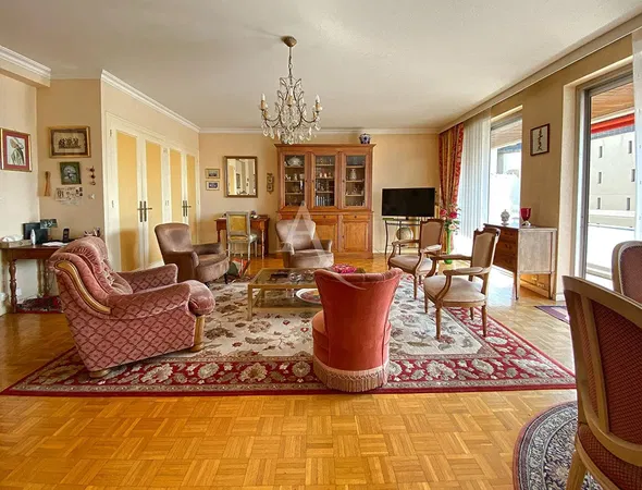 Küche; küchengeräte, holzboden, tageslicht, moderner stil, renoviert